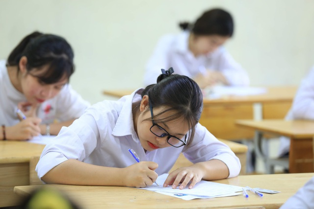 Phân tích bài thơ Vội Vàng của Xuân Diệu