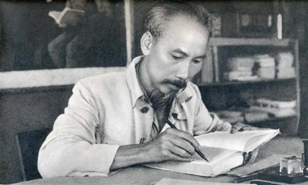Bức tranh thiên nhiên tronhg bài Chiều tối