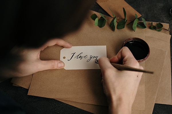 Những câu nói, cap, stt hay về tình yêu buồn, vui ý nghĩa