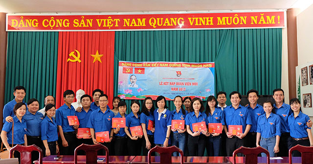 Hướng phấn đấu của bản thân khi đứng vào hàng ngũ Đoàn TNCS Hồ Chí Minh