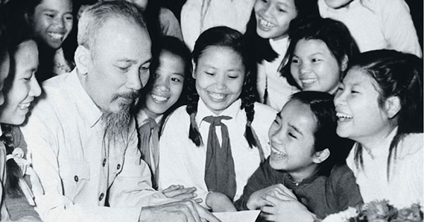 Kịch bản dẫn chương trình hội thi “Chúng em kể chuyện Bác Hồ”