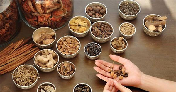 Mẫu số 17/BHYT: Danh mục vị thuốc y học cổ truyền thanh toán BHYT