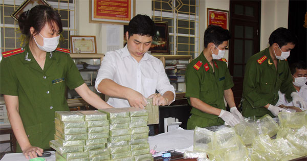 Mẫu số 18-HS: Quyết định trưng cầu giám định