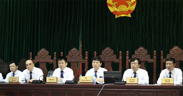 Mẫu số 20-HS: Quyết định đưa vụ án ra xét xử sơ thẩm
