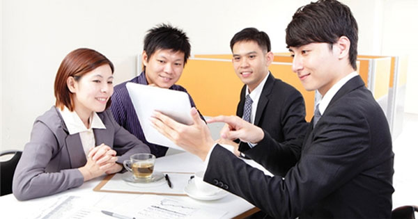 Mẫu quyết định đình chỉ văn bản sai trái của cấp dưới