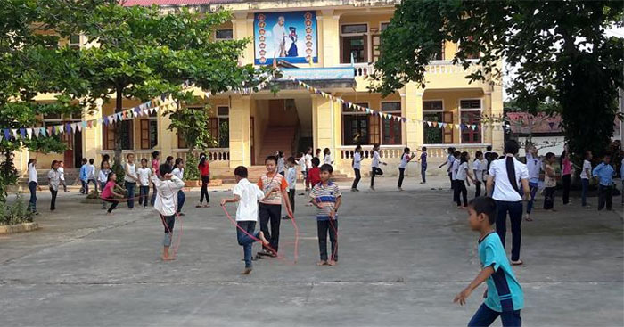 Tả quang cảnh trường em trong giờ ra chơi