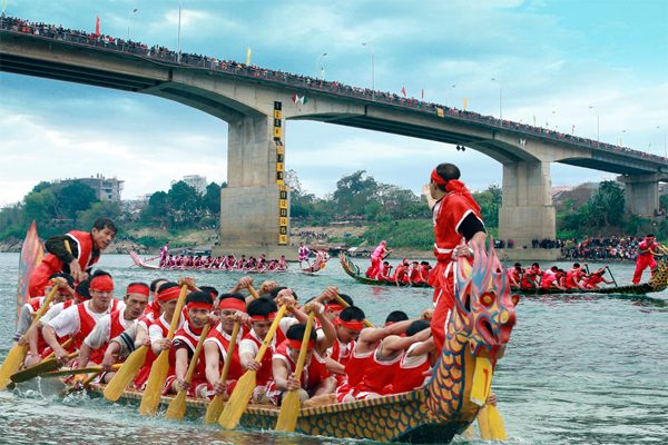 Tả lễ hội đua thuyền lớp 3