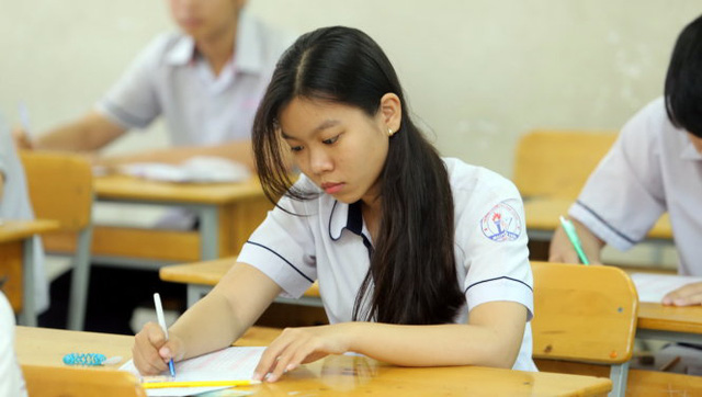 Kỹ năng so sánh, bác bỏ trong bài nghị luận văn học